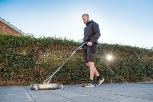 Professionel fliserens af udendørs terrasse